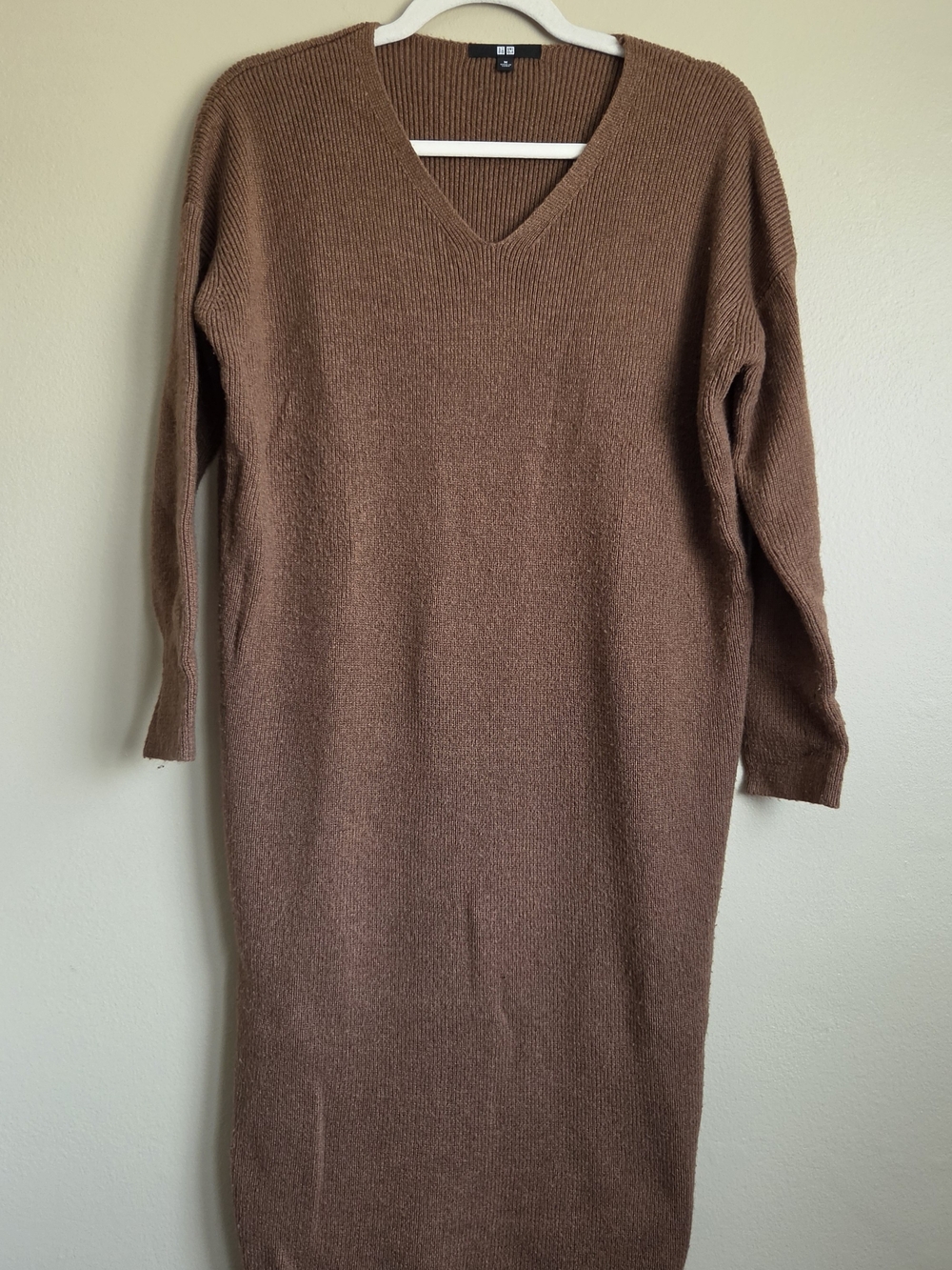 Uniqlo V-Neck Long Sleeve Knit Dress in Brown